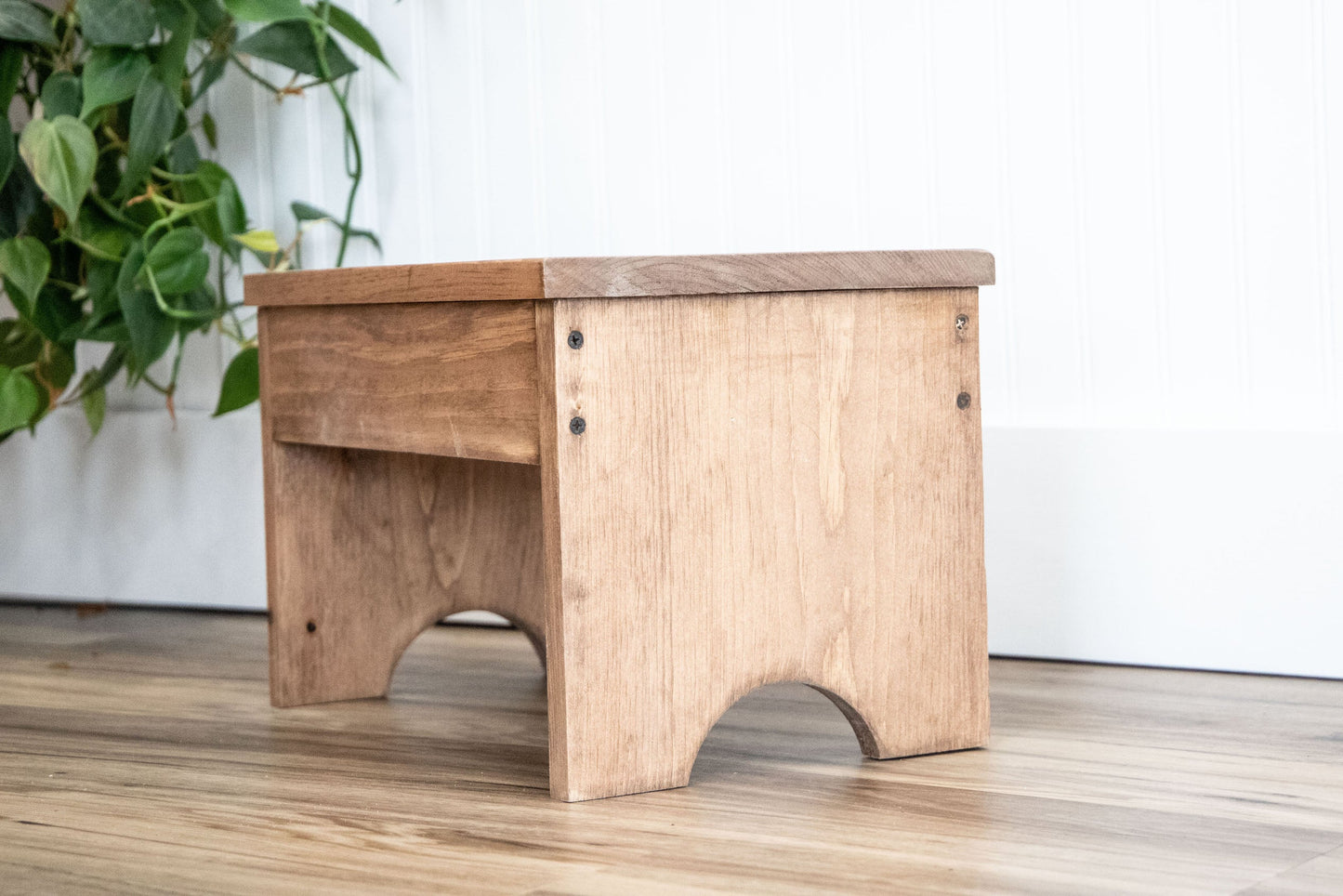 Handmade Elevated Pet Feeder – Solid Pine Wood | Customizable