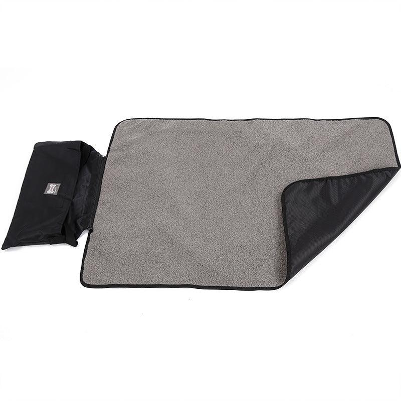 Portable Waterproof Outdoor Pet Blanket - Cozy Comfort For Dogs And Cats