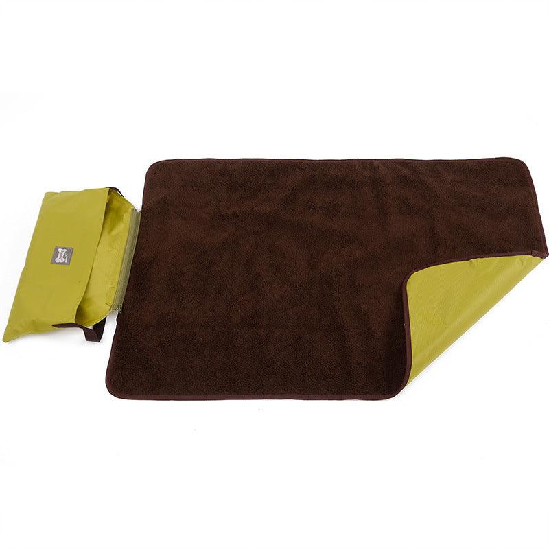 Portable Waterproof Outdoor Pet Blanket - Cozy Comfort For Dogs And Cats