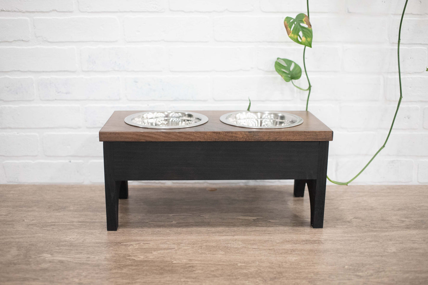 Handmade Elevated Pet Feeder – Solid Pine Wood | Customizable